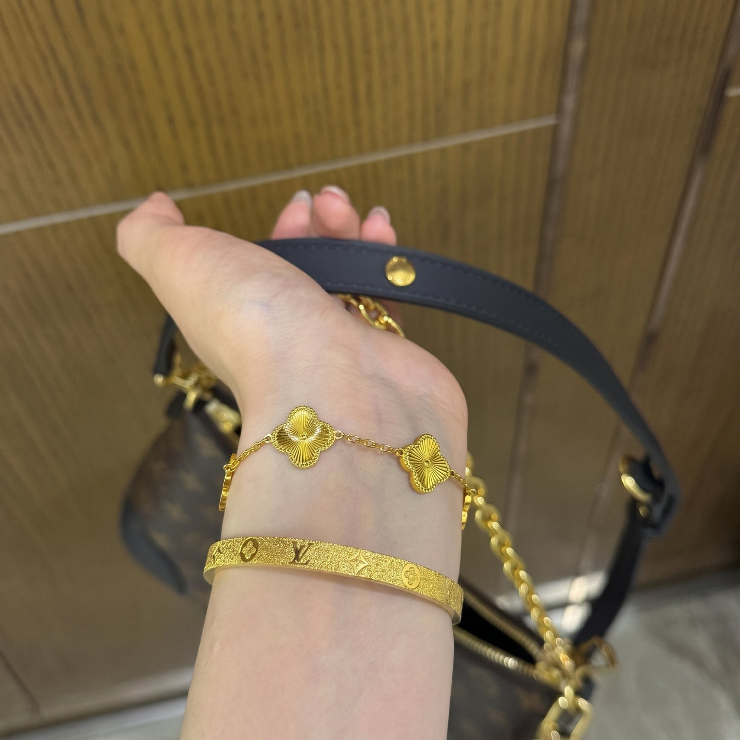 สร้อยข้อมือเรียกทรัพย์นำโชค